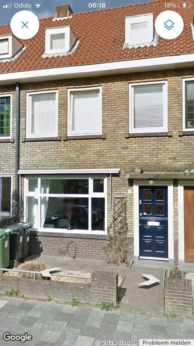 Het oorspronkelijke gevelaangezicht, met de oude ramen en voordeur